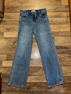 Risen Jeans size 7 wide leg 32.5 inseam